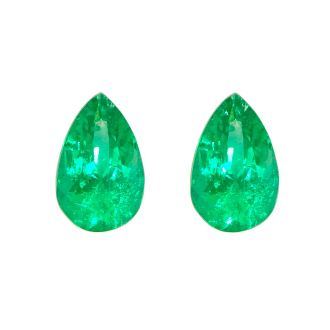 Queen Emerald ~ natural-colombian-emeralds-set-with-2-pear-shape-emeralds